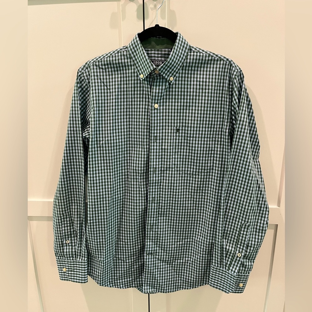 Izod. Men’s Medium. Button Down. Long sleeve.